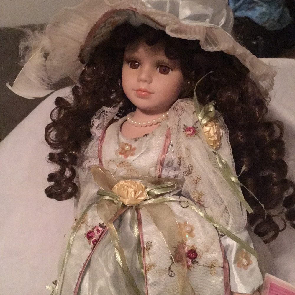 Dolls - Picture 2 of 2